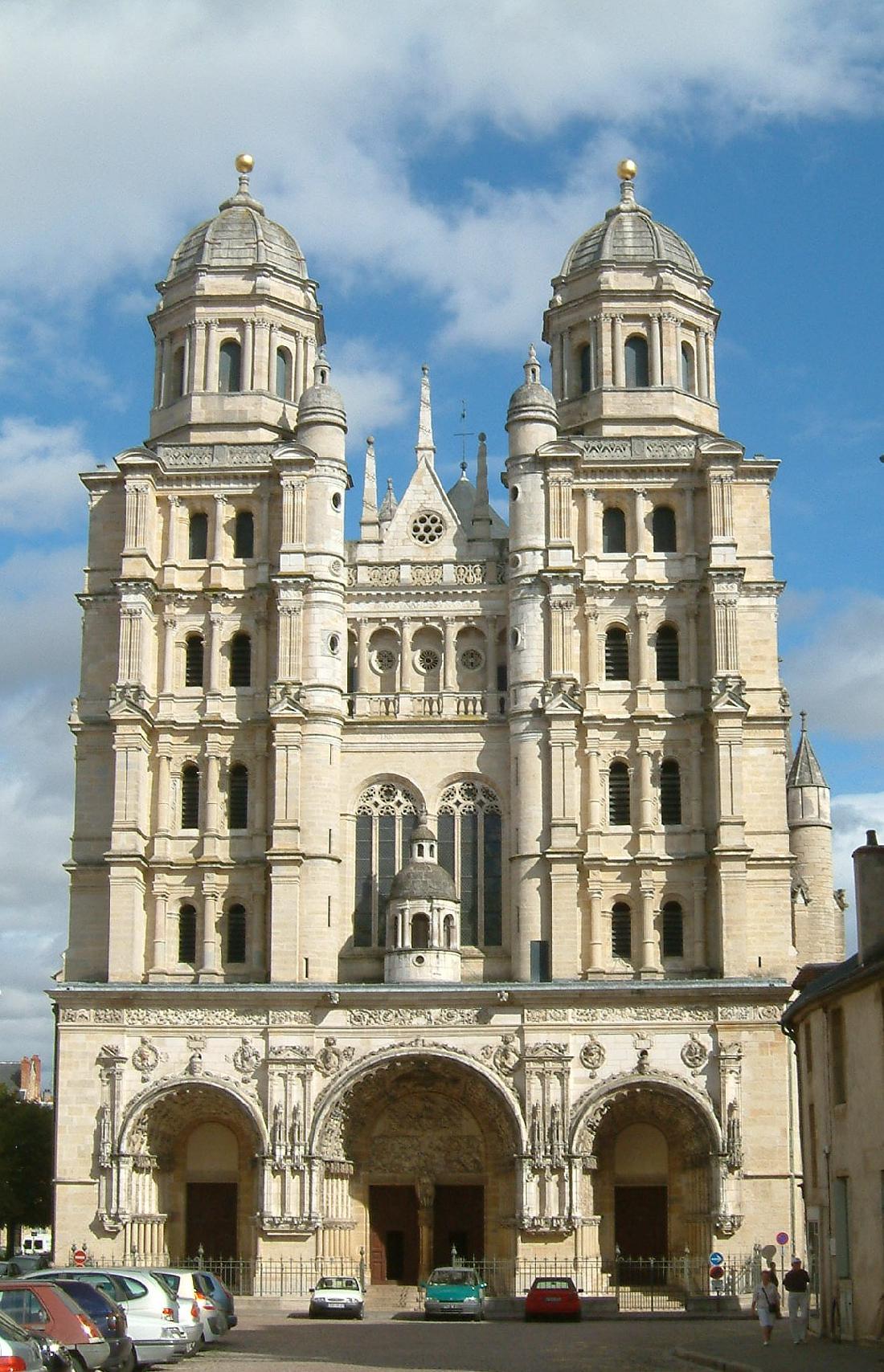 La cathédrale Saint-Bénigne : 1400 ans d’histoire